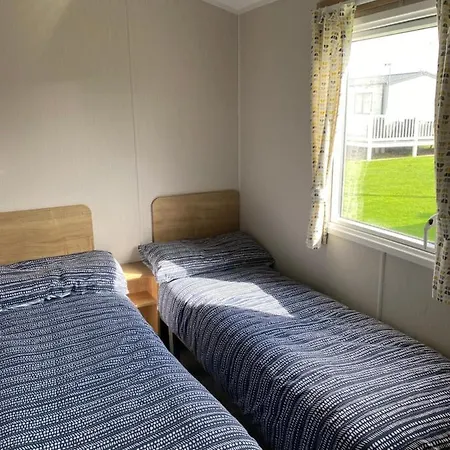Campsite Finch 52